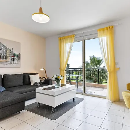 Sunny View - A Stunning With Private Rooftop Holiday park Paphos